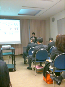発表の様子（平井健二）