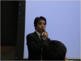 RAEM-Light Committee公開セミナー（山根）発表風景