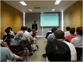 発表の様子（佐藤啓輔）