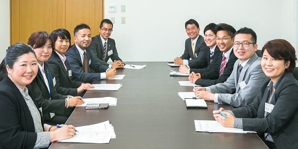 次世代社員座談会
「未来社会創造企業の未来を展望する」