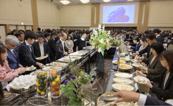 記念講演