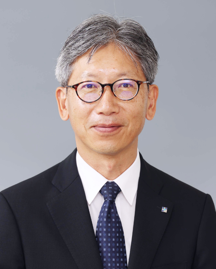 安達　誠